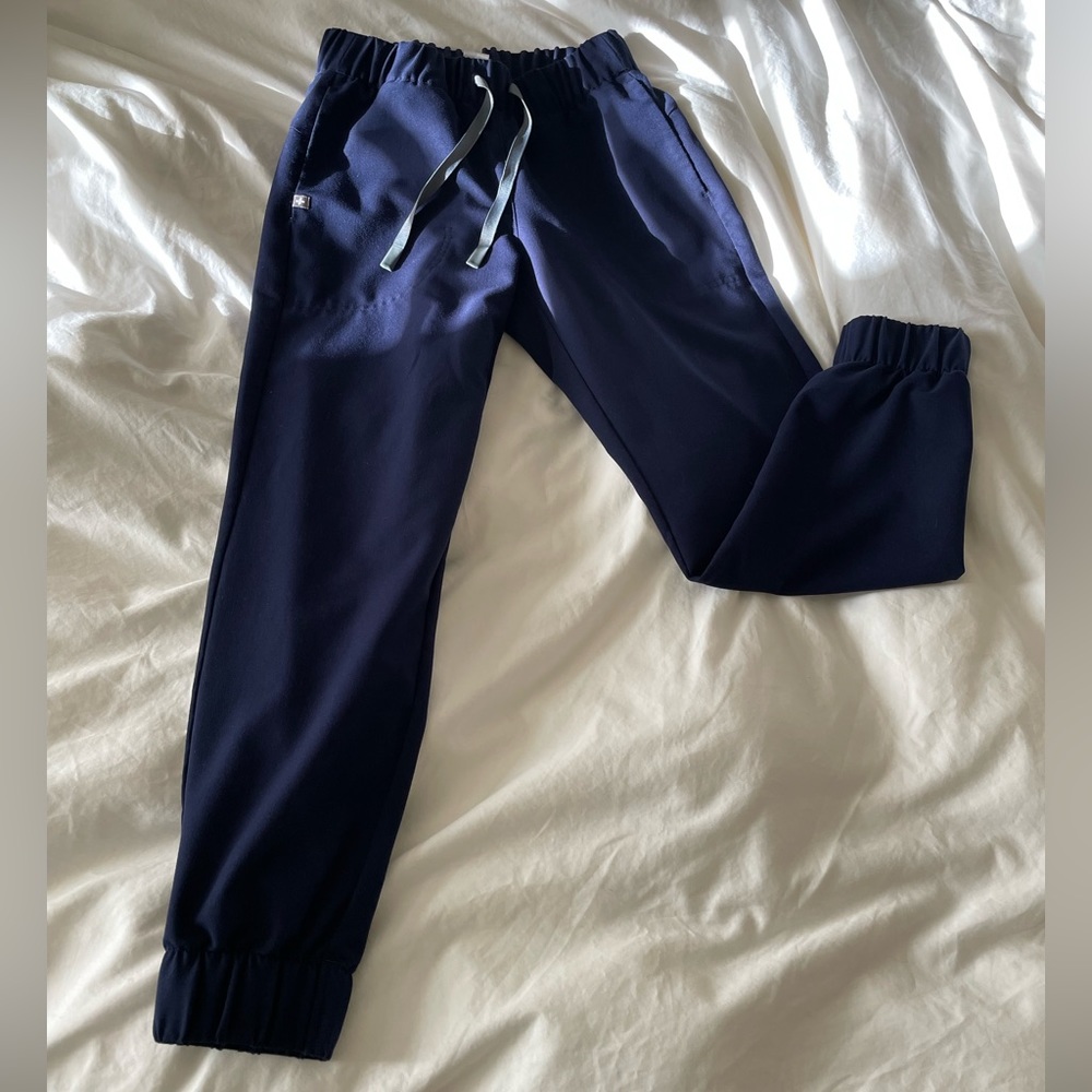 Figs navy Yowah jogger
